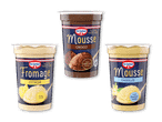 Tre desserter i bægre: chokolademousse, citronfromage og vaniljemousse.