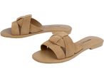 Sandali color cammello in suede, con cinturino intrecciato.