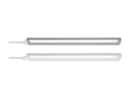 Zwei weiße LED-Lichtleisten mit Kabeln auf schwarzem Hintergrund.