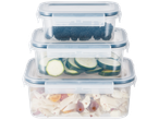 Trei recipiente din plastic suprapunibile cu mure, dovlecei și salată de paste.