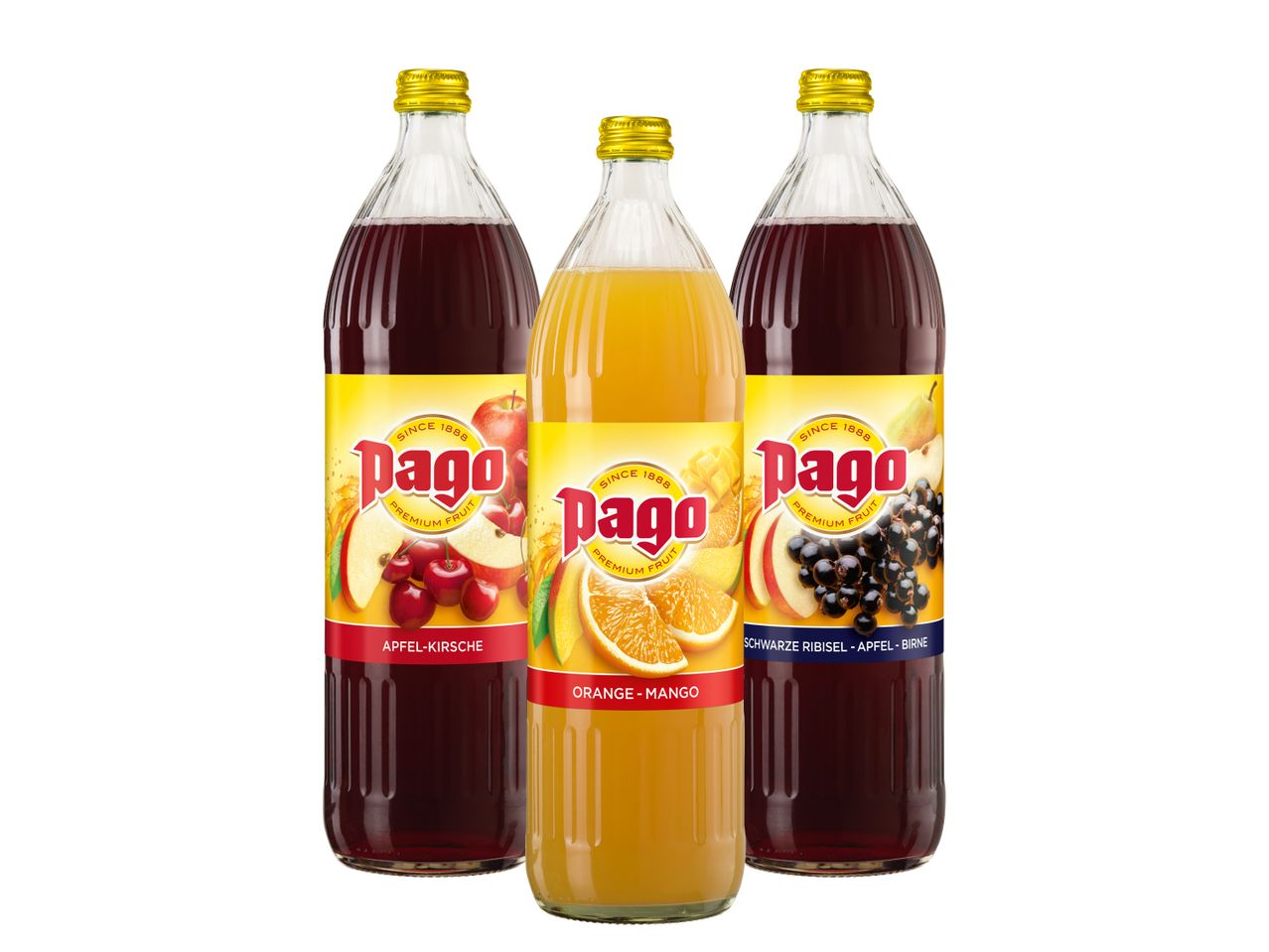 Drei Flaschen Pago Premium Fruchtsaft in den Sorten Apfel-Kirsche, Orange-Mango und Schwarze Johannisbeere-Apfel-Birne.