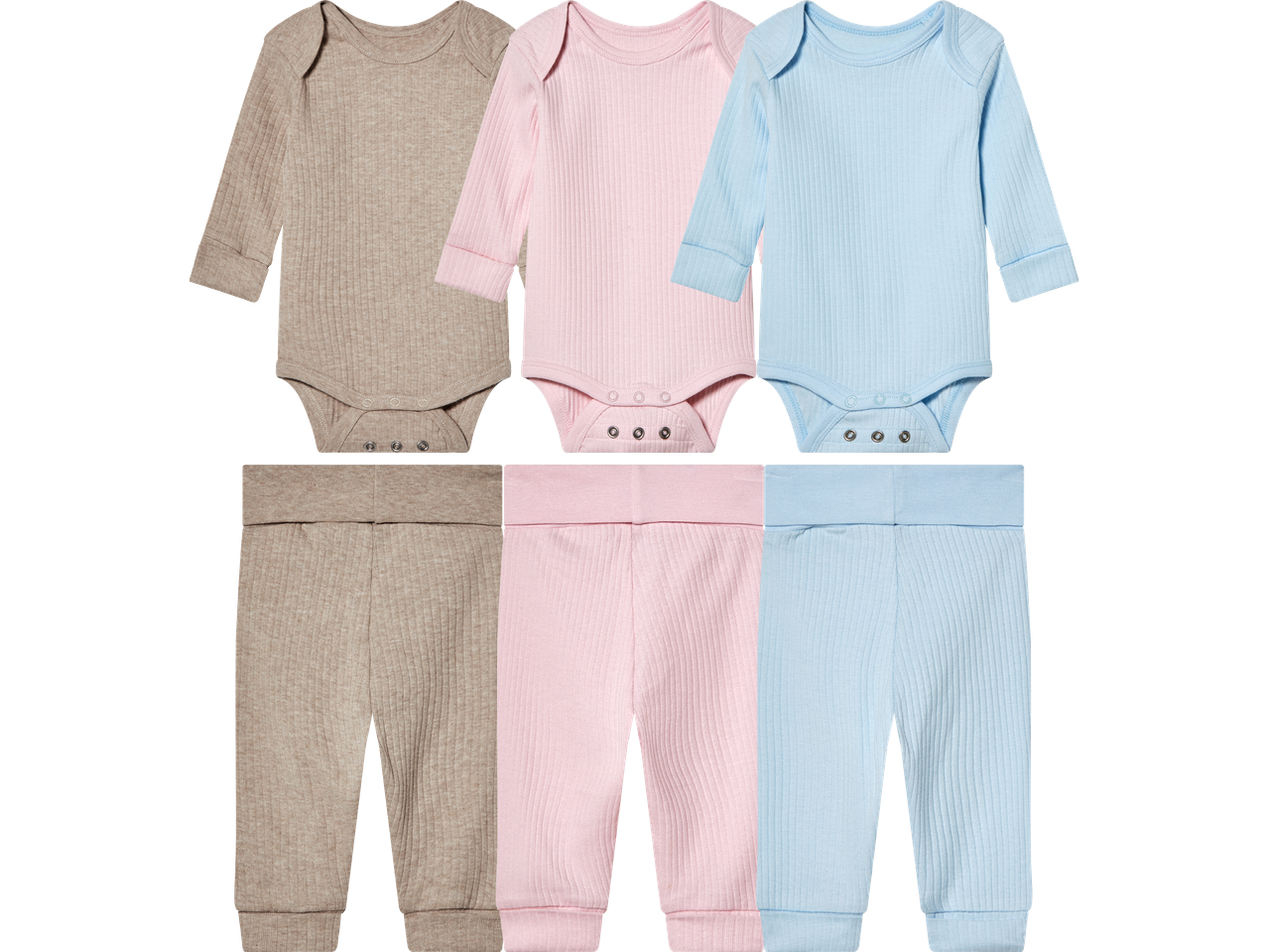 Tre långärmade bodys och tre byxor i beige, rosa och ljusblått.