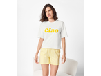 ESMARA ženska pidžama sa belom majicom sa natpisom „Ciao“ i prugastim šortsem.