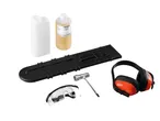 Kit de acessórios Parkside para motosserra, incluindo óleo biodegradável, óculos de proteção e protetores auriculares.