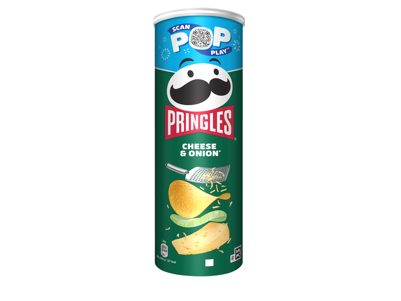Een Pringles Cheese & Onion bus met een QR-code voor 'Scan Pop Play' en voedingsinformatie.