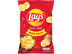 Чипс Lay's Солен Макси Пак с цели и нарязани картофи и купа с чипс.