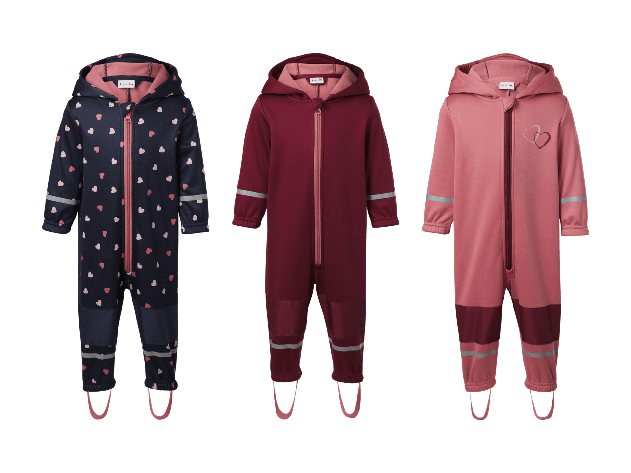 Tre tute intere in pile per bambini: blu scuro con cuori, bordeaux e rosa con motivo a cuore.