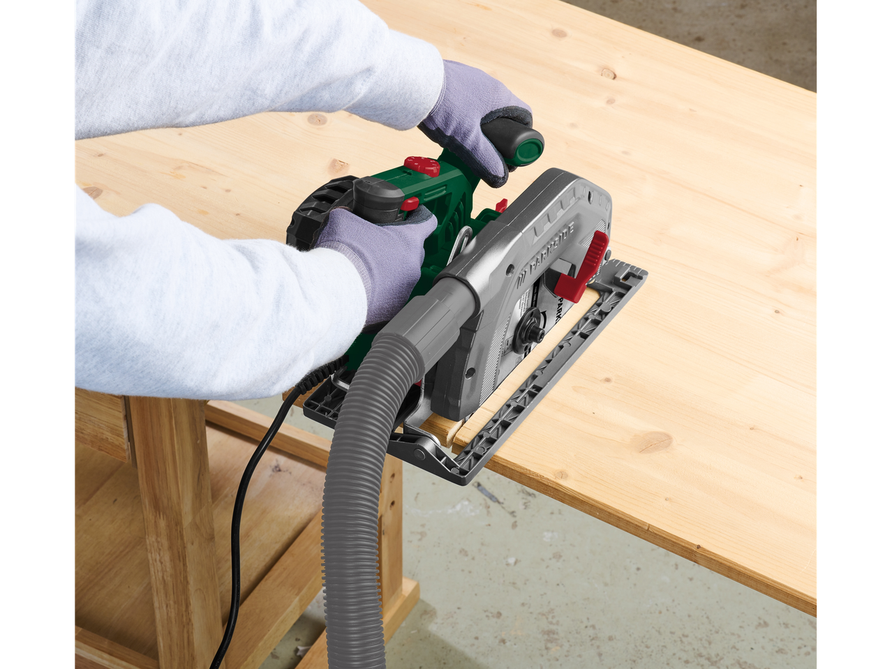 Go to full screen view: 1350W Circular Saw - Image 13