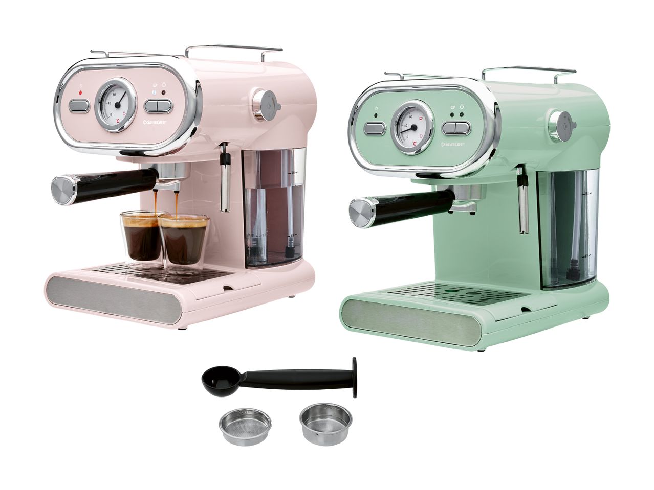To SilverCrest espressomaskiner i lyserød og mintgrøn med tilbehør.