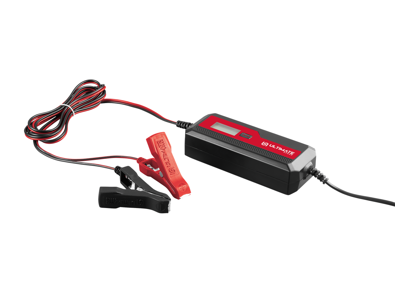 Fekete és piros akkumulátortöltő, piros és fekete csipeszekkel, fekete háttér előtt.