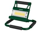 Зелен акумулаторен LED прожектор Parkside® с черни дръжки и стойка.