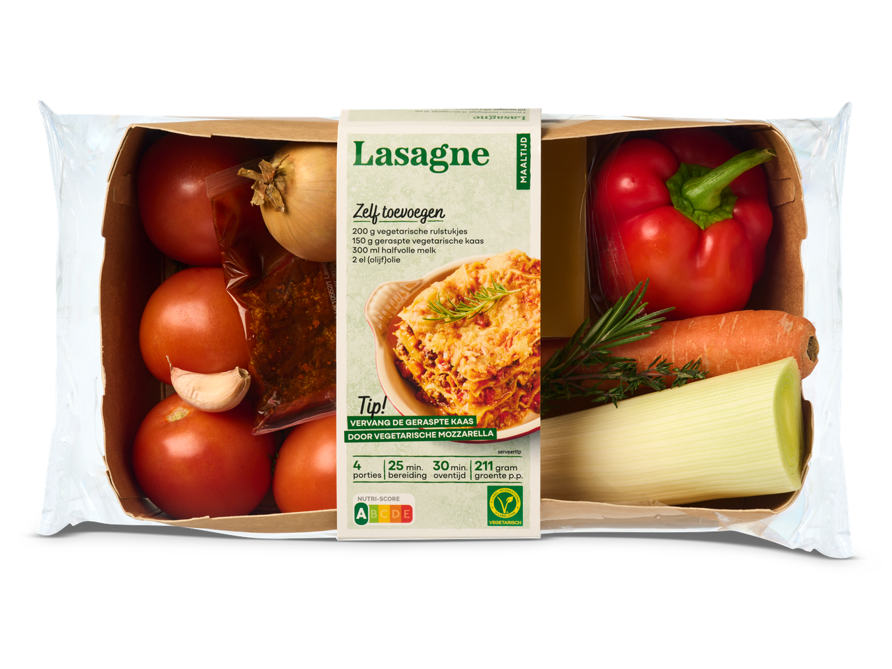 Vegetarische lasagne: kit met groenten en saus, klaar om te bakken.