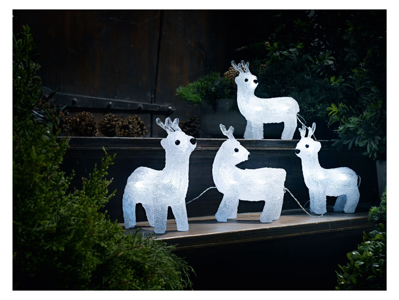 Go to full screen view: LED Light-Up Christmas Figure - Image 6