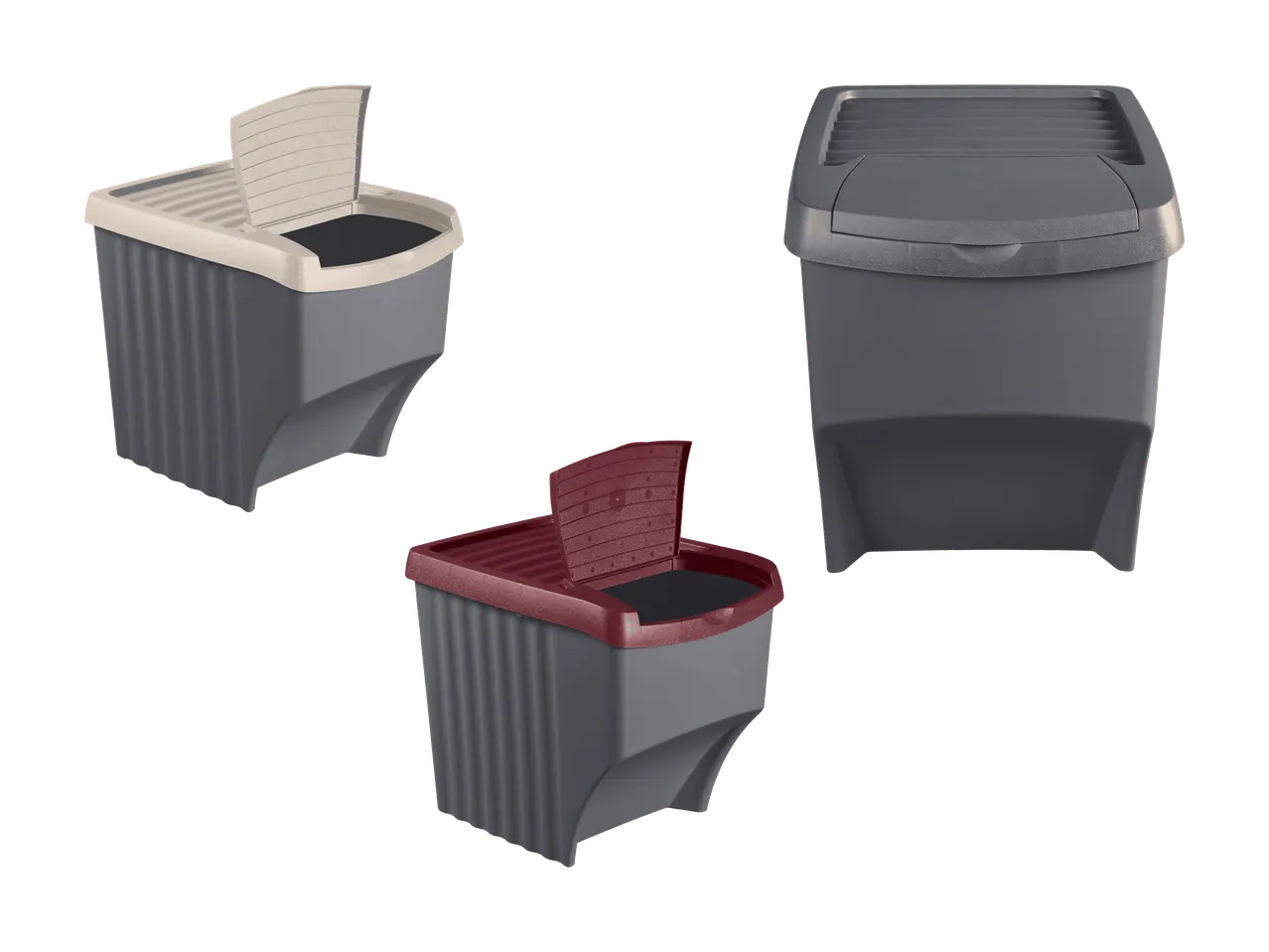 Tre contenitori per compostaggio in plastica grigia con coperchi di diversi colori.