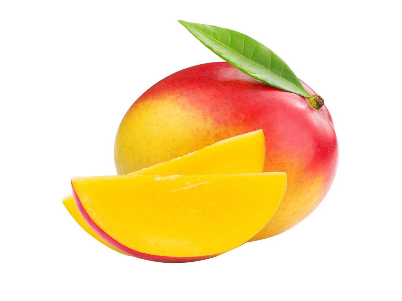 Prinokęs mangas su dviem griežinėliais priešais, izoliuotas ant juodo fono.