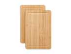 Zwei rechteckige Bambus-Schneidebretter mit Saftrille, übereinanderliegend