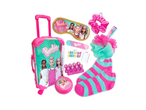 Barbie® žaidimų rinkinys su lagaminu, miego kauke, nagų laku, kojinėmis ir aksesuarais.