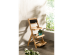 Suporte de plantas de madeira de três andares com quadro negro.