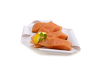Filets de saumon frais sur papier.