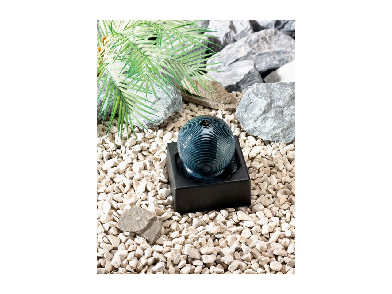 Go to full screen view: Livarno Home Decorative LED Fountain - Sphere - Image 3