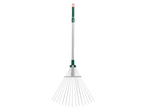 Um ancinho de folhas Parkside® com cabo longo e dentes metálicos.