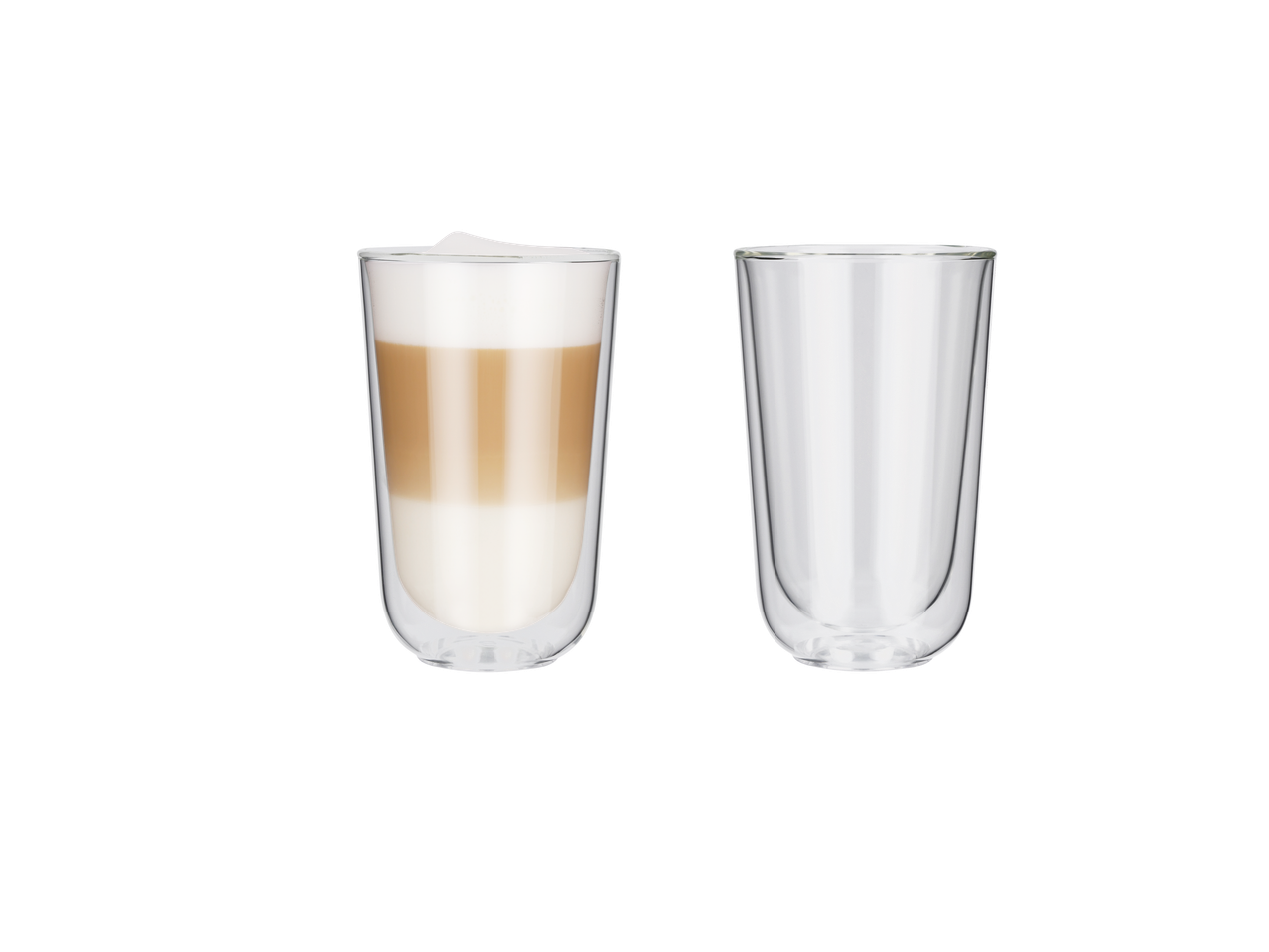 Deux verres thermiques Silvercrest®, l'un rempli de latte macchiato, l'autre vide.