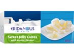 Кутия Eridanous Sweet Jelly Cubes с вкус на мастика, 400 г, на фона на гръцки пейзаж.