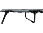 Cama dobrável cinza com estrutura de metal preto.