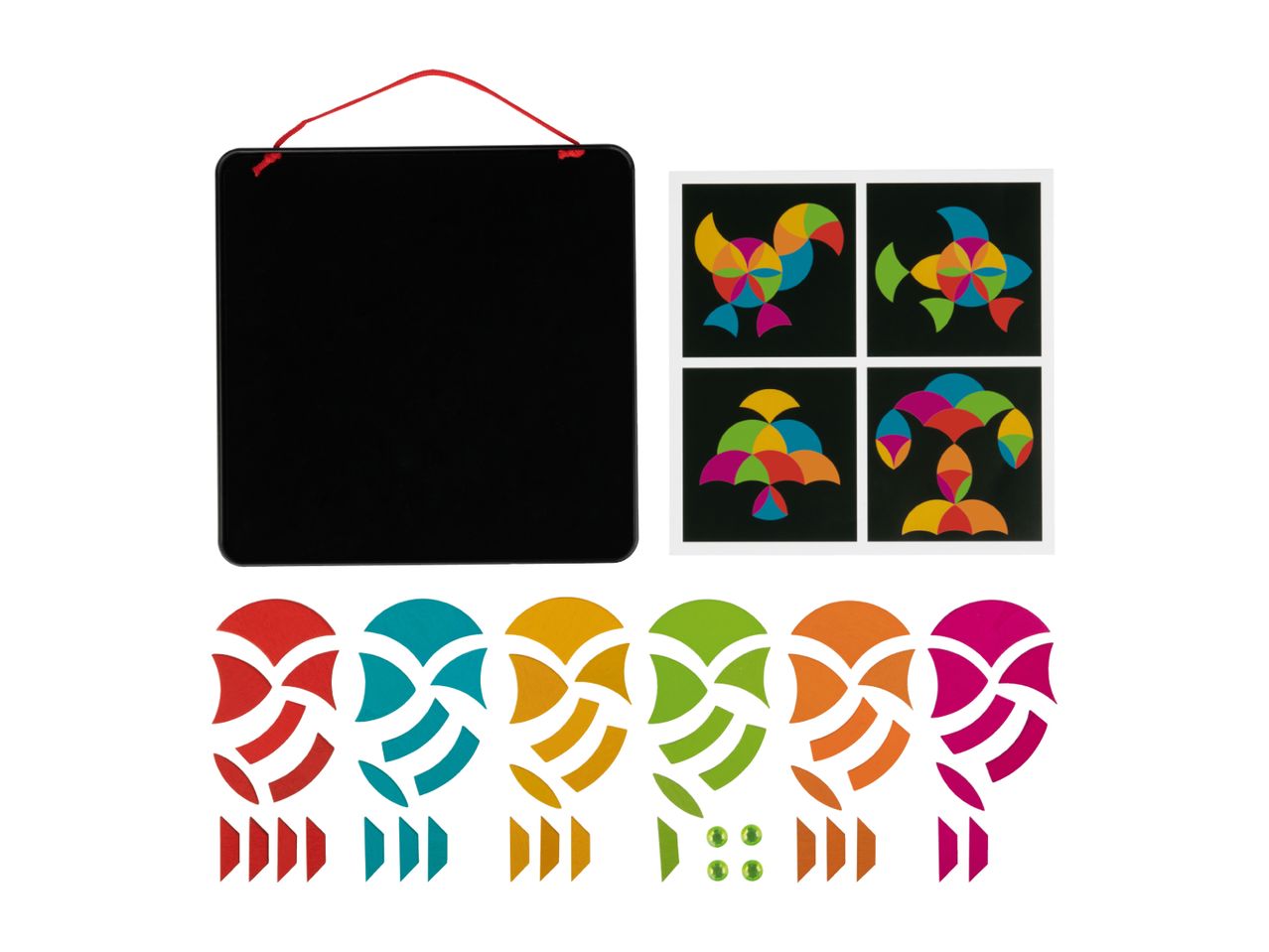 Magnetisches Puzzle mit schwarzer Tafel und bunten geometrischen Formen.