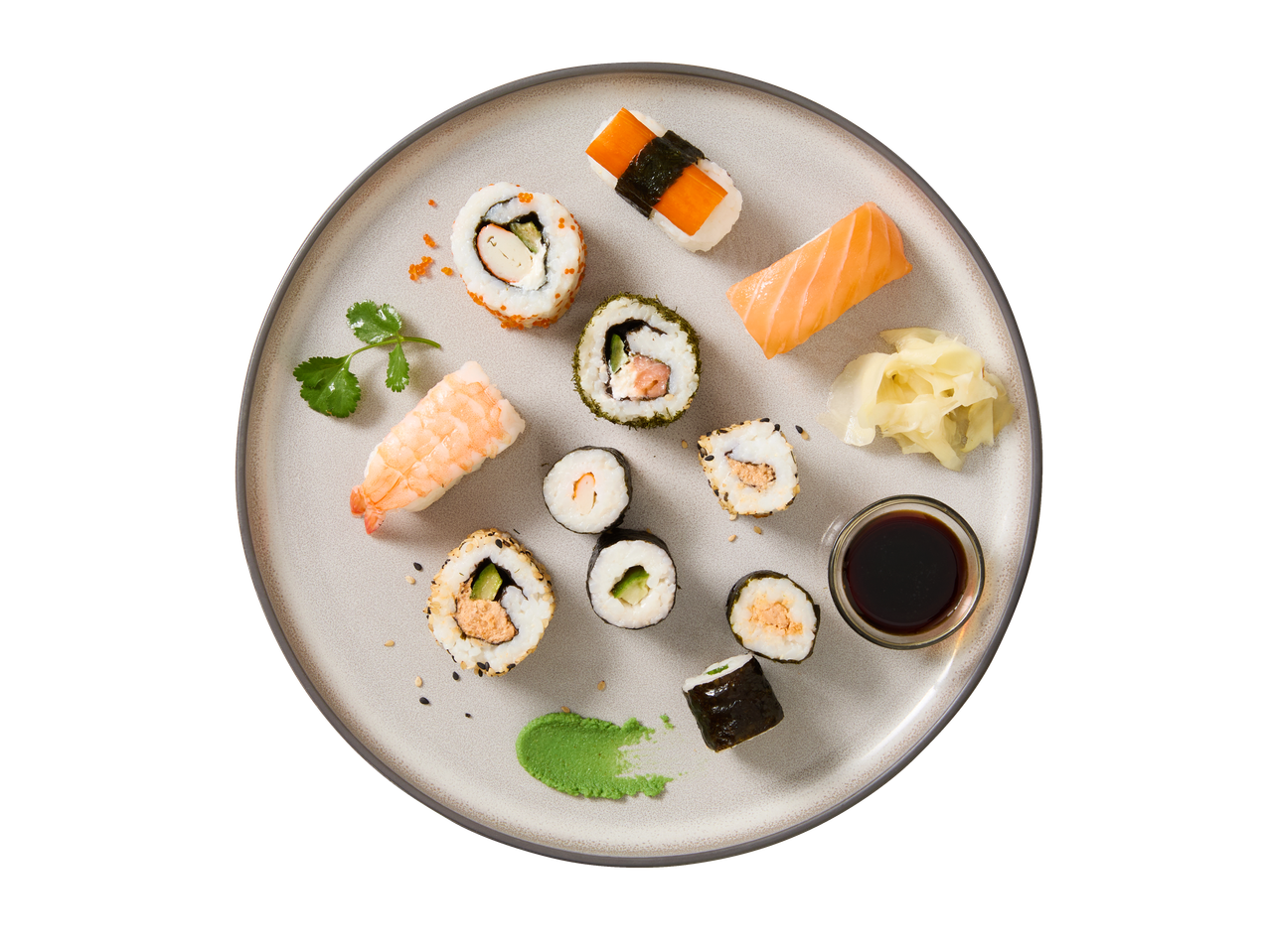 SELECT Sushi Family Tray Sapporo erinevate rullide, lõhe- ja krevetinigiri, ingveri ja sojakastmega.