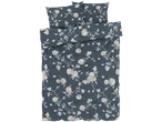 Set de lenjerie de pat florală, într-o culoare bleumarin închis, cu flori bej și albe.