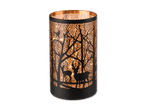 Laterne mit Waldmotiv und Hirschen, beleuchtet von innen