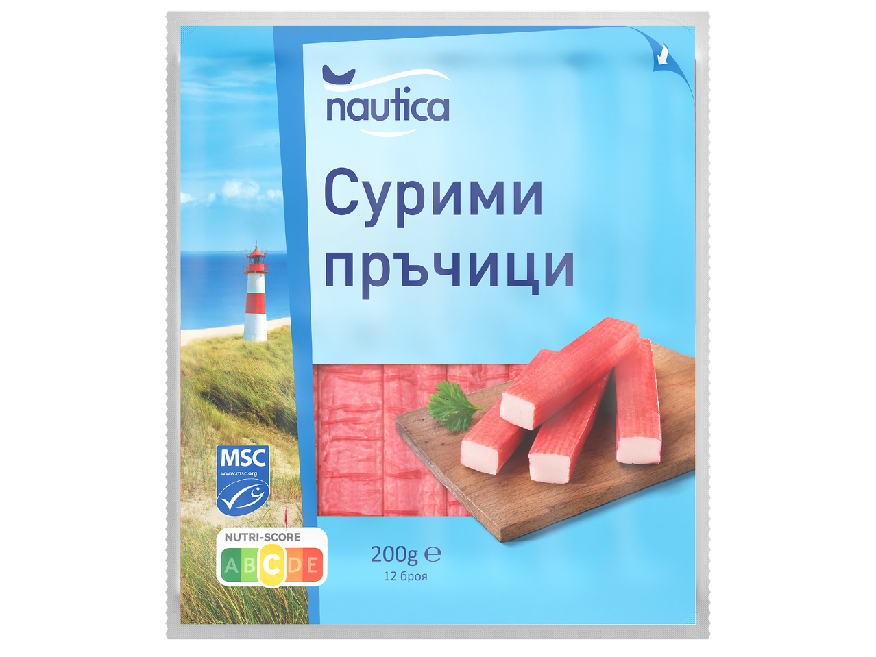 Опаковка със сурими пръчици, морски пейзаж с фар и Nutri-Score C.