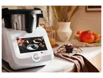 Monsieur Cuisine Smart: kitchen robot with touchscreen.