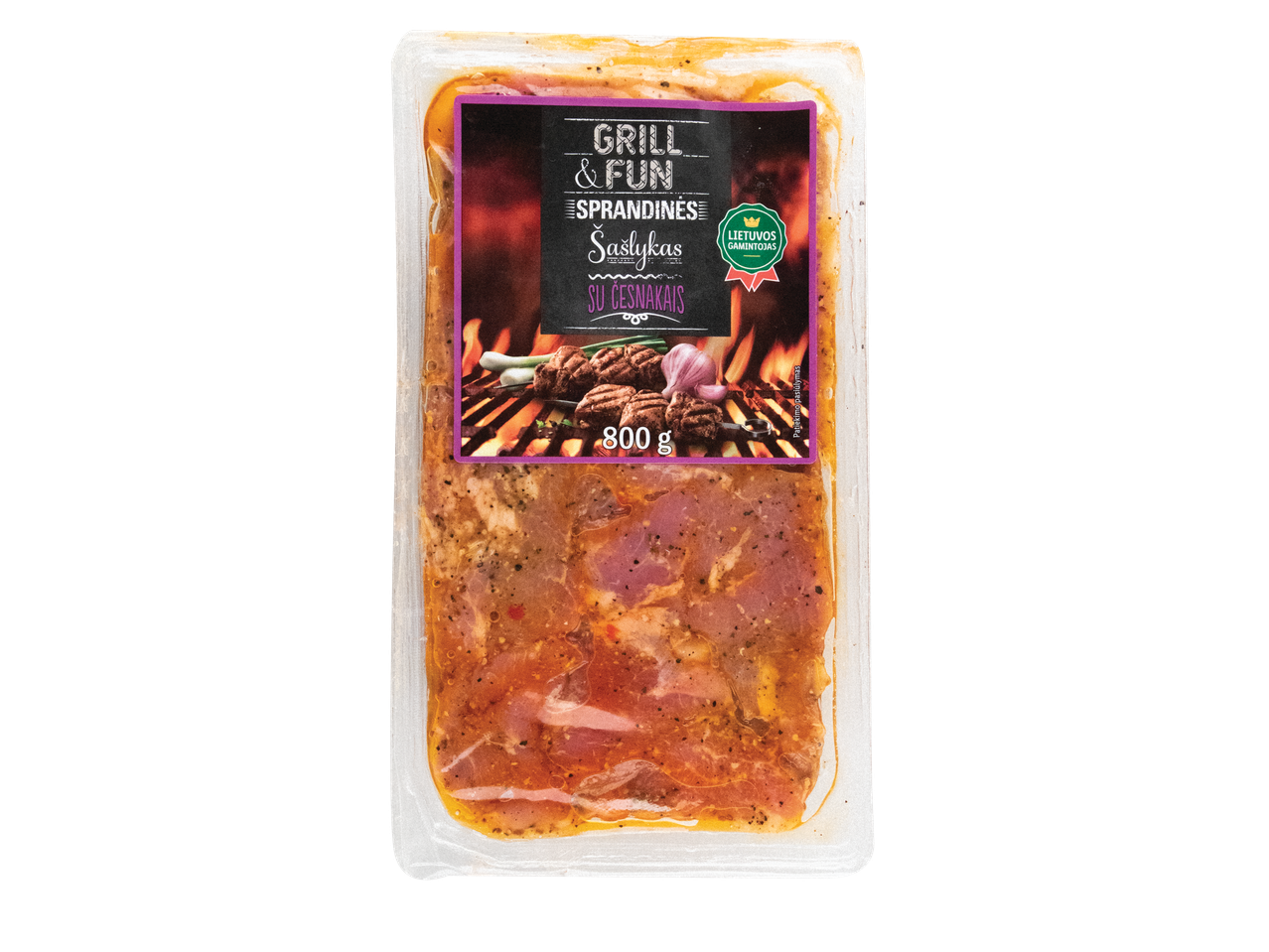 800 g marinuotų Grill & Fun šašlykų, paruoštų kepti ant grotelių.