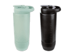 Zwei Shaker-Flaschen, eine hellgrüne und eine schwarze, mit Messskala.
