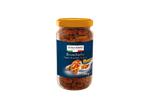 Un borcan de topping Italian Bruschetta cu ardei și ardei grași la grătar.