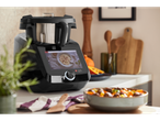 Monsieur Cuisine Smart: robot de bucătărie multifuncțional cu afișaj rețete.
