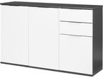 Credenza moderna bianca e grigia con tre ante e due cassetti.