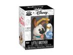 En Funko Mini vinylfigur af Little Brother fra Disney's Mulan, en hvid hund med en knogle.
