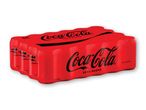 En rød Coca-Cola multipakke med dåser.