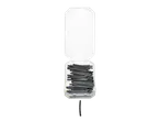 Um recipiente de plástico branco cheio de tubos termorretráteis pretos, com uma peça fora.