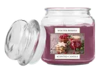 Livarno Home kvapioji žvakė su žiemos uogų kvapu, dekoruota sausainiais ir uogiene.