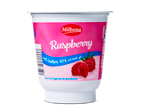 Milbona frambozenyoghurt in een bekertje.
