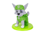 Grå hundefigur med grøn hjelm og vest, stående på en grøn base.