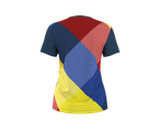 Tricou funcțional CRIVIT de damă cu un model geometric colorat pe spate.
