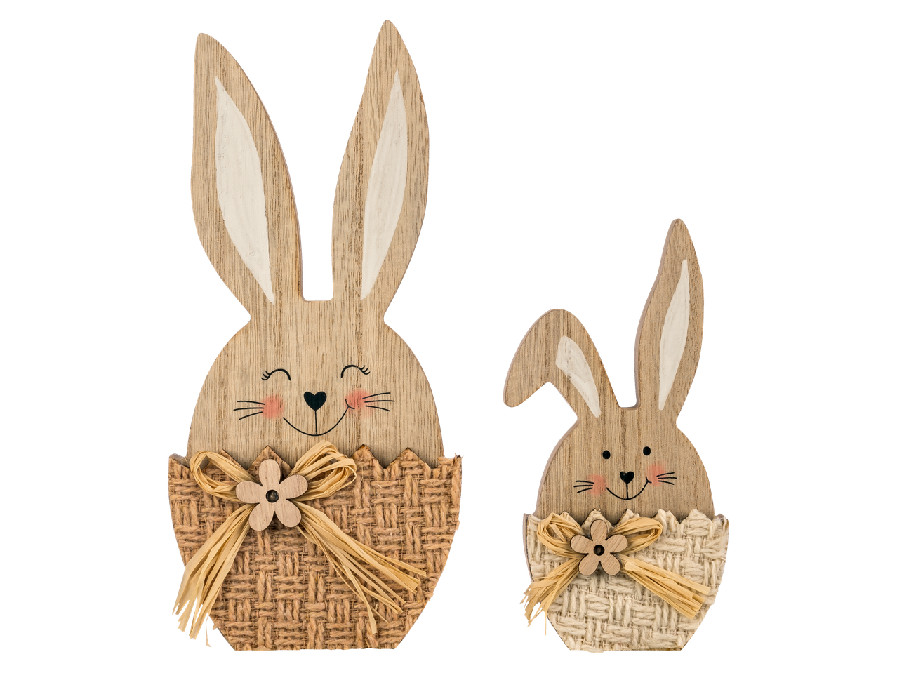 Kaks puidust lihavõttejänest korvides.