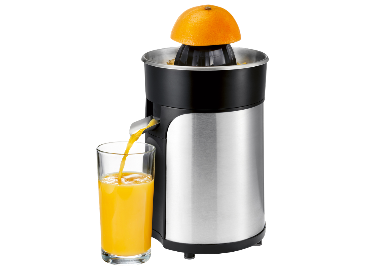 Сокоизстисквачка с портокал и чаша прясно изцеден сок.