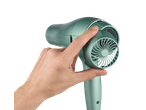 Uscător de păr Cien Beauty verde mentă cu o mână apăsând un buton.
