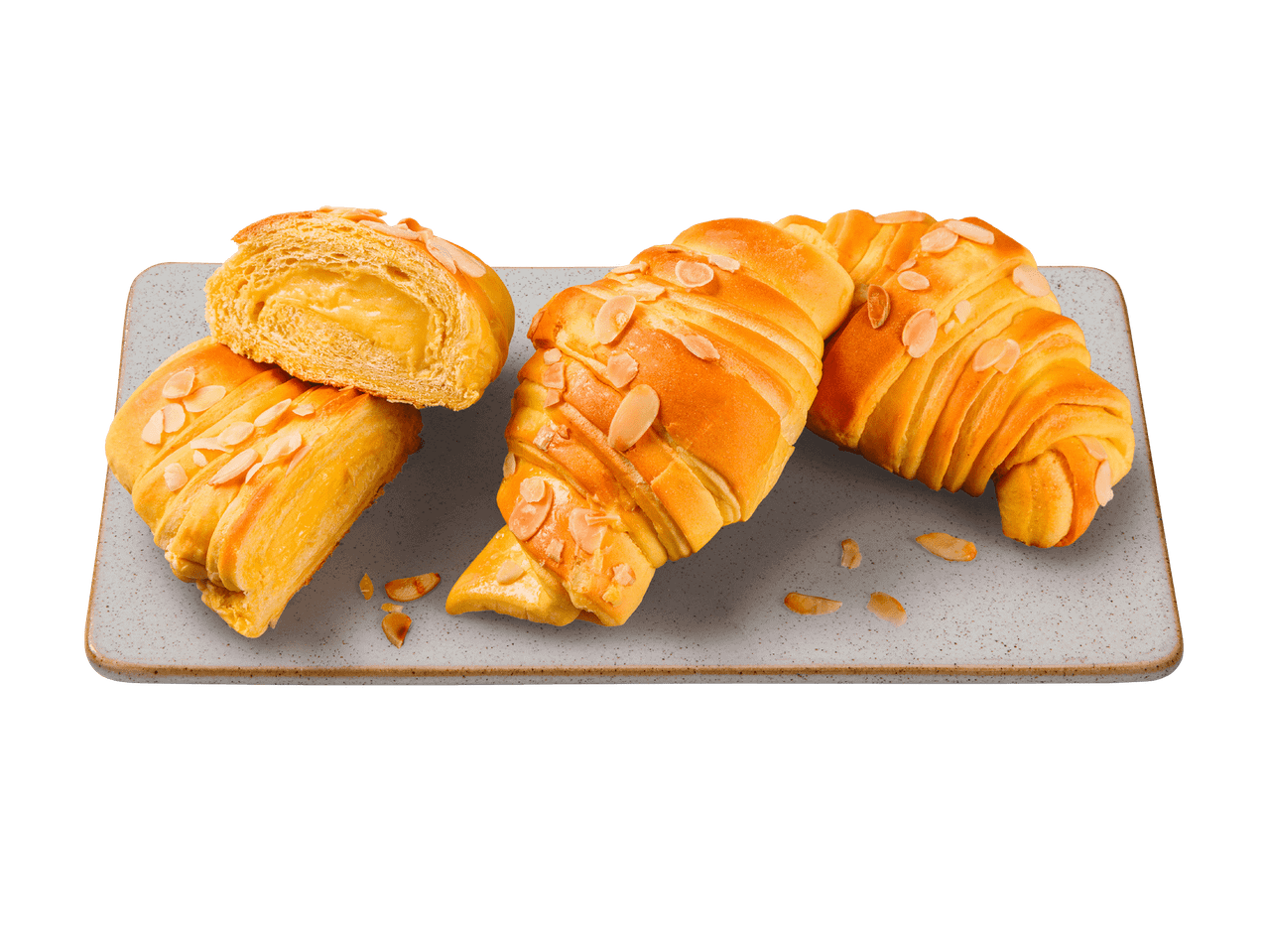 Mandel- und Puddingcroissants auf einer Platte.